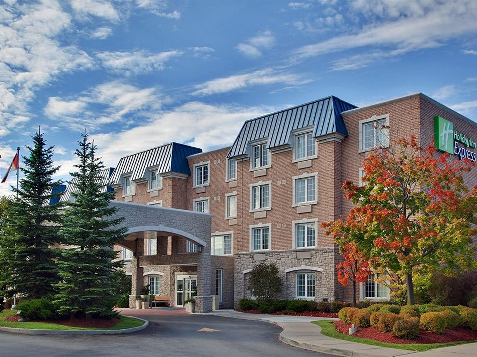 Holiday Inn Express Whitby Oshawa By Ihg Екстер'єр фото