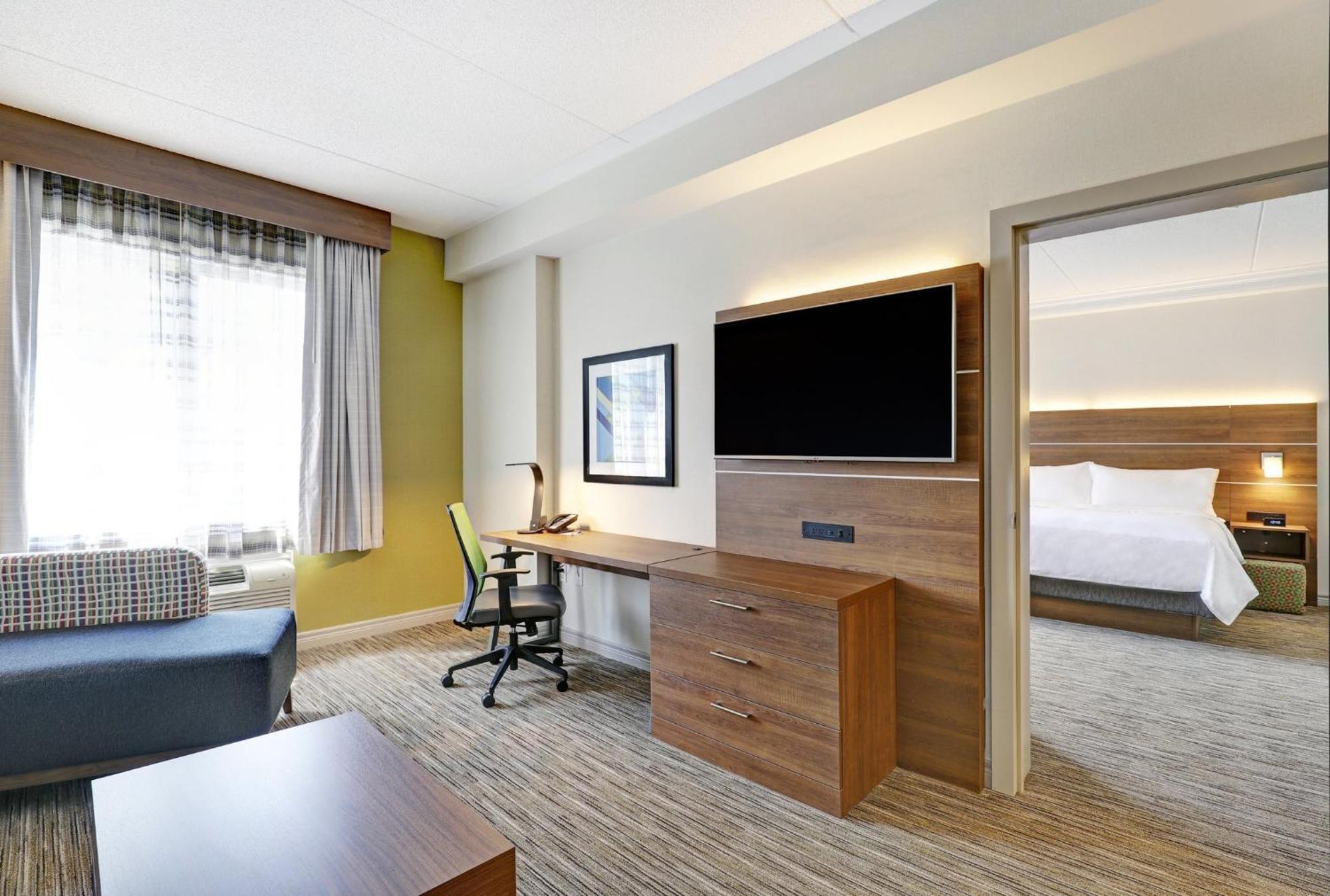 Holiday Inn Express Whitby Oshawa By Ihg Екстер'єр фото